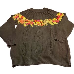 Vtg 1990's Cable Knit Sweater w/floral embroidery. Separate Issue Brand. Medium